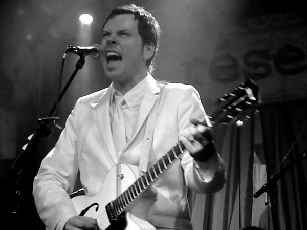 A Guy In Light @ le Réservoir